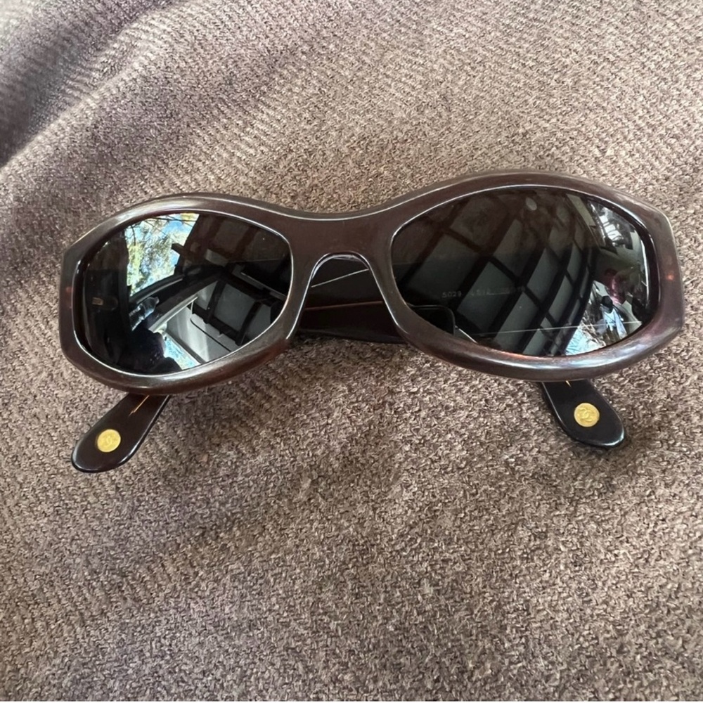 Auth Classic CHANEL Brown Sunglasses Pre-Own